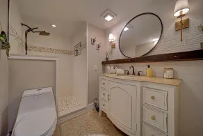 Luxury Town Square Condo king Bed & W/D - Image 3