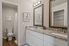 Quiet, Modern, large private space, centrally loc. - Image 3