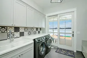 Stunning Lake Front Oasis - Image 4