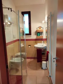 Villetta Gelsomino, i Bardolino Calmasino villa i bolig med svømmebassiner. - Image 3