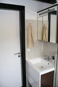 Brilhante, casa familiar no dique nas proximidades, com equipamentos de alta qualidade - Image 3