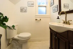 The 1801 House: A beautiful historic home in the Ste Genevieve Historic District - Image 4