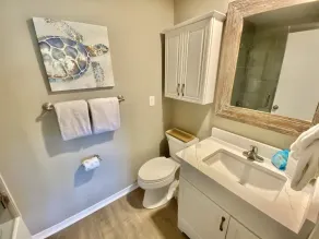 Beautifully Remodeled with 6 Seater Golf Cart! Pet Friendly! 293F - Image 4