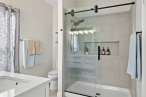 Modern retreat sleeps 8 - Image 3