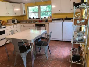 Charmerende sommerhus i skovklædt beliggenhed - Image 5