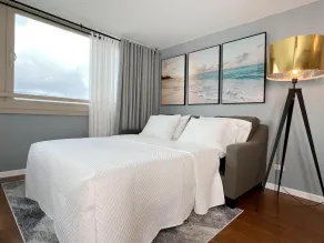 NEWLY Remodeled Upscale Design Central Waikiki - Image 4