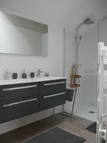 Loctudy Contemporary apartment with terrace, town center, 100 m from the sea - Image 2