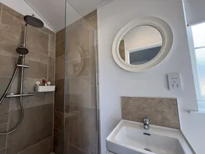 The Lake House -  a meadow lodge that sleeps 4 guests  in 2 bedrooms - Image 3