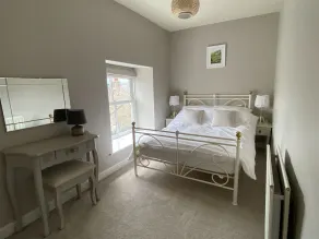Cosy Welcoming Stone Cottage - Image 4