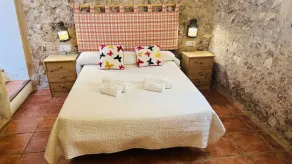 Spacious farmhouse, 4 bedrooms, 4 bathrooms, free WiFi - Image 2