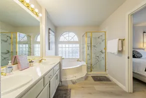 Designer home-6 miles to the Las Vegas Strip! - Image 3
