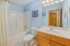 Dog-Friendly Semi-Oceanfront Retreat - Piscine, bain à remous, salle de jeux, promenade de la plage - Image 4