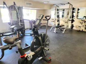 Chic Artsy Pad-Old Town Entertainment Dist-Huge Heated Pool & Spa-Patio - Image 2