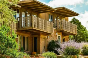Fort Marcy 67 | Walk to Plaza | Kiva Fireplace | Full Kitchen | Hot Tub | Pool | Single Level - Image 4