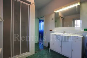 Villa spacieuse avec vue sur la mer, grand jardin barbecue, près de la mer et Cefalu - Image 4