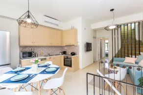 Recently renovated 3 bedroom house in the heart of the historical center. - Image 1