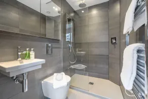 Citadel Residences Hoxton III - Image 2
