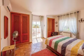 Grosse, abgelegene Luxus-Villa mit Solar-Pool & Spielraum - Image 2