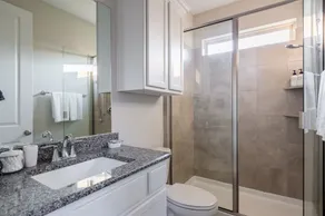 Private Guest Apt with King Bed! and Screaming Fast Internet! - Image 3