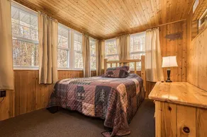 OVR's Cedar Lodge! Varm, indbydende på Stony Fork Creek! Boblebad! Stor gård! - Image 4