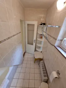 Casa con ampio terrazzo e piscina per vacanze in città e natura - Image 5
