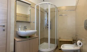 Pool apartment in quiet and central area - Image 2