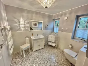 Maravillosa casa vacacional apropiada para familias con jardín, barbacoa y terraza | Perfecta para el trabajo en remoto - Image 3