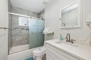 Heated Pool - Sleeps 12 - Close to Beach - King bed - Pet Friendly - Image 2