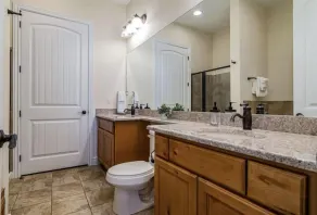 Penthouse Lakeview Haven - Image 3