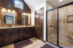 Luxury Lakefront Chalet Resort 2 Pools FREE Amenities Dock MiniGolf Waterslide - Image 5