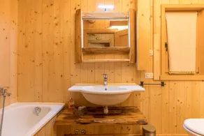 Chalet Baita Dani with Mountain View, Sauna, Wi-Fi and Terrace - Image 4