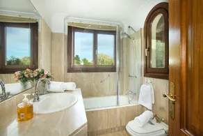 Owl Booking Villa Far - 15 Min Walk to the Beach - Image 2