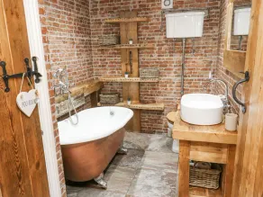 4 Pheasant Lane - Image 3