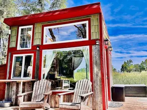 Adorable (Teeny!) Tiny House, Beautiful Views - Image 4