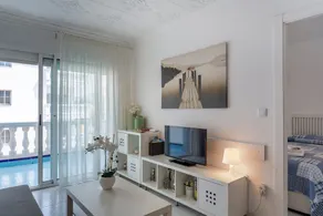 Appartement proche plage, avec piscine, Wi-Fi, jardin et terrasse. - Image 5