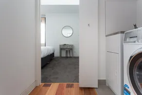 Stylish 2-Bed Apartment with BBQ Patio Near Beach - Image 2