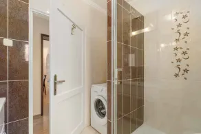 Holiday apartment with pool and beautiful garden - Image 3