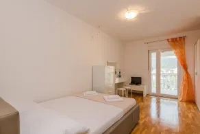 Luxurious apartment with sea view**** <br>3 bedrooms <br>Optional rental car (SUV) - Image 5
