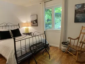 Sunny lakeside cottage with stunning sunset views! - Image 3
