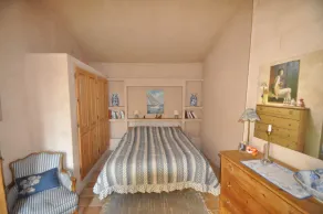 Wonderful 17th century Provencal farmhouse in the heart of 4ha of vineyards and olive trees - Image 4