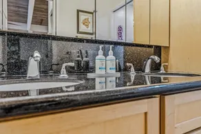 Beach condo with shared pool & hot tub/private lanai - near beaches/restaurants - Image 3
