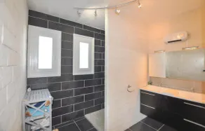Acomodações de 4 quarto em Baixas - Image 4