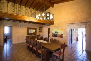 Spacious House with Tennis Court, Pool and Wi-Fi - Image 2