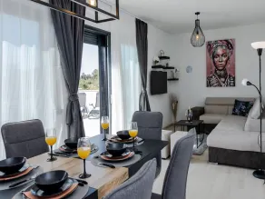Villa Infinity - Six Bedroom Villa with Swimming Pool and Hot Tube - Image 5