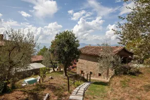 Farmhouse in Castelfranco Piandiscò with Garden - Image 4