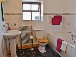 2 værelses bolig i Bontnewydd, Caernarfon - Image 2