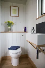 Shepherd Hut with free Hot Tub, Wifi and Breakfast Hamper. - Image 3