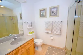Harbour Island 102M 2 Bedroom Condo by RedAwning - Image 4