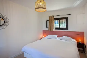 Villa bodri, maison en pierre avec vue mer et piscine chauffée - Image 5