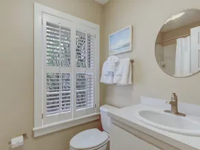 Gorgeous Executive Rental in Historic District - Image 4